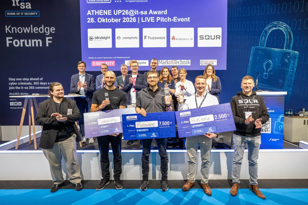 Preisverleihung ATHENE Startup Award UP26@it-sa: RedCastle erhaelt die Auszeichnung fuer den 3. Platz